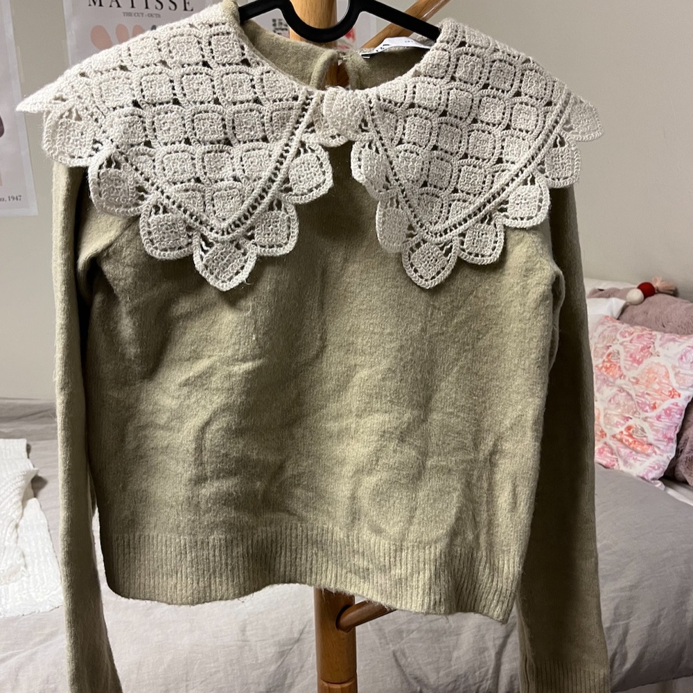 Firm Price|Zara Cropped Mint Green Sweater with Crochet Collar